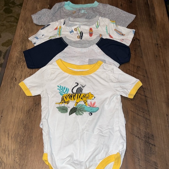 Bundle of Garanimal bodysuits size 12 months - Picture 1 of 9
